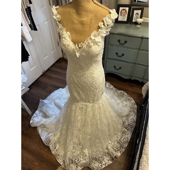New with Tags Wedding Dress Size 4 - Picture 7 of 14